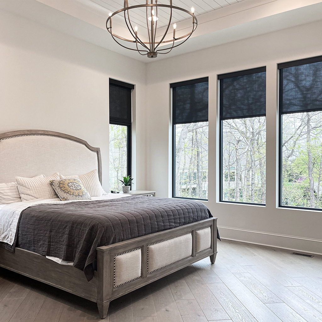 smart-shades_automatic-window-shades_bedroom-01